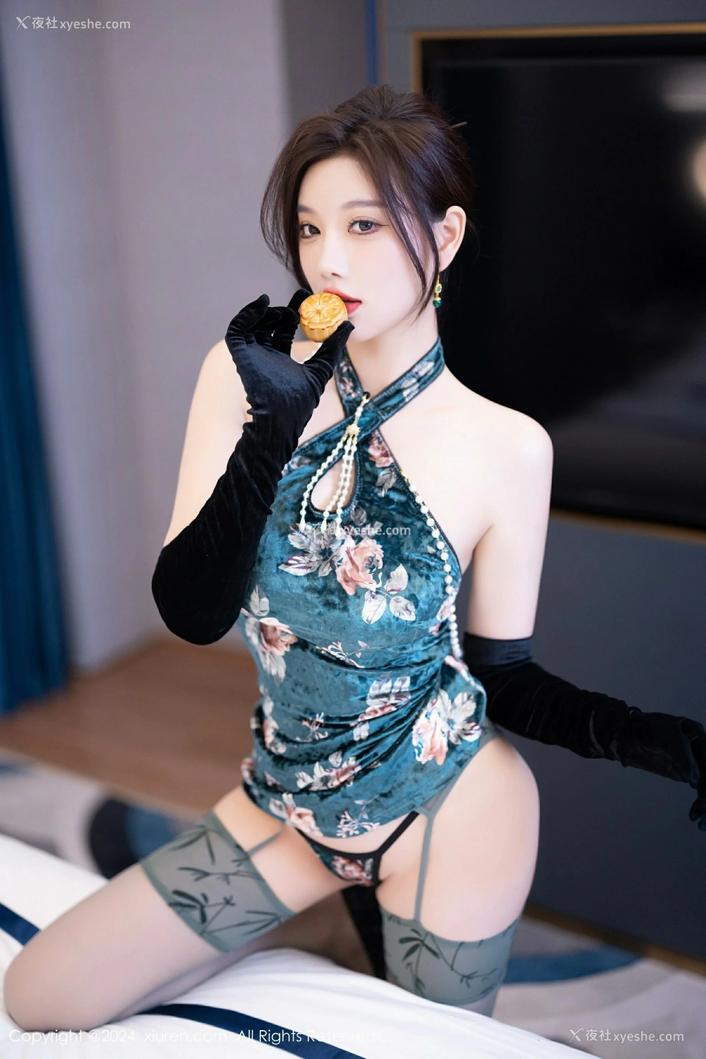 1P - [XiuRen秀人网] No.9165 杨晨晨Yome