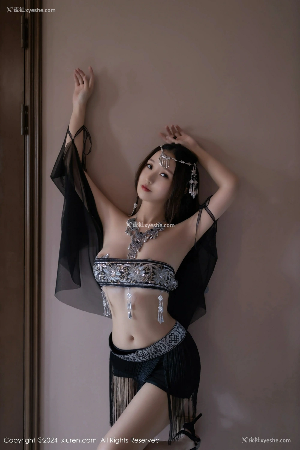 1P - [XiuRen秀人网] No.9172 杏子Yada