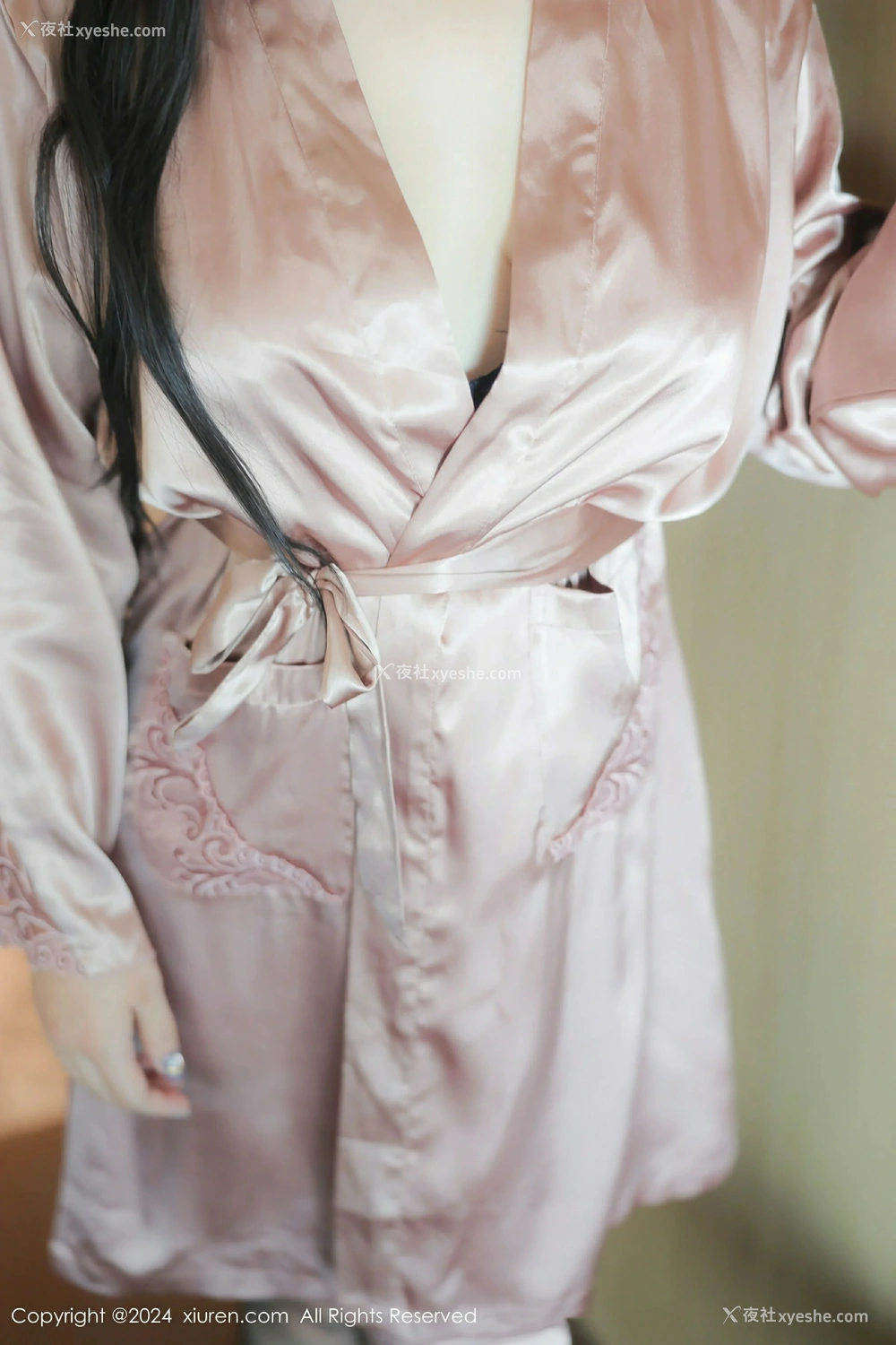 1P - [XiuRen秀人网] No.9159 白洁bessie