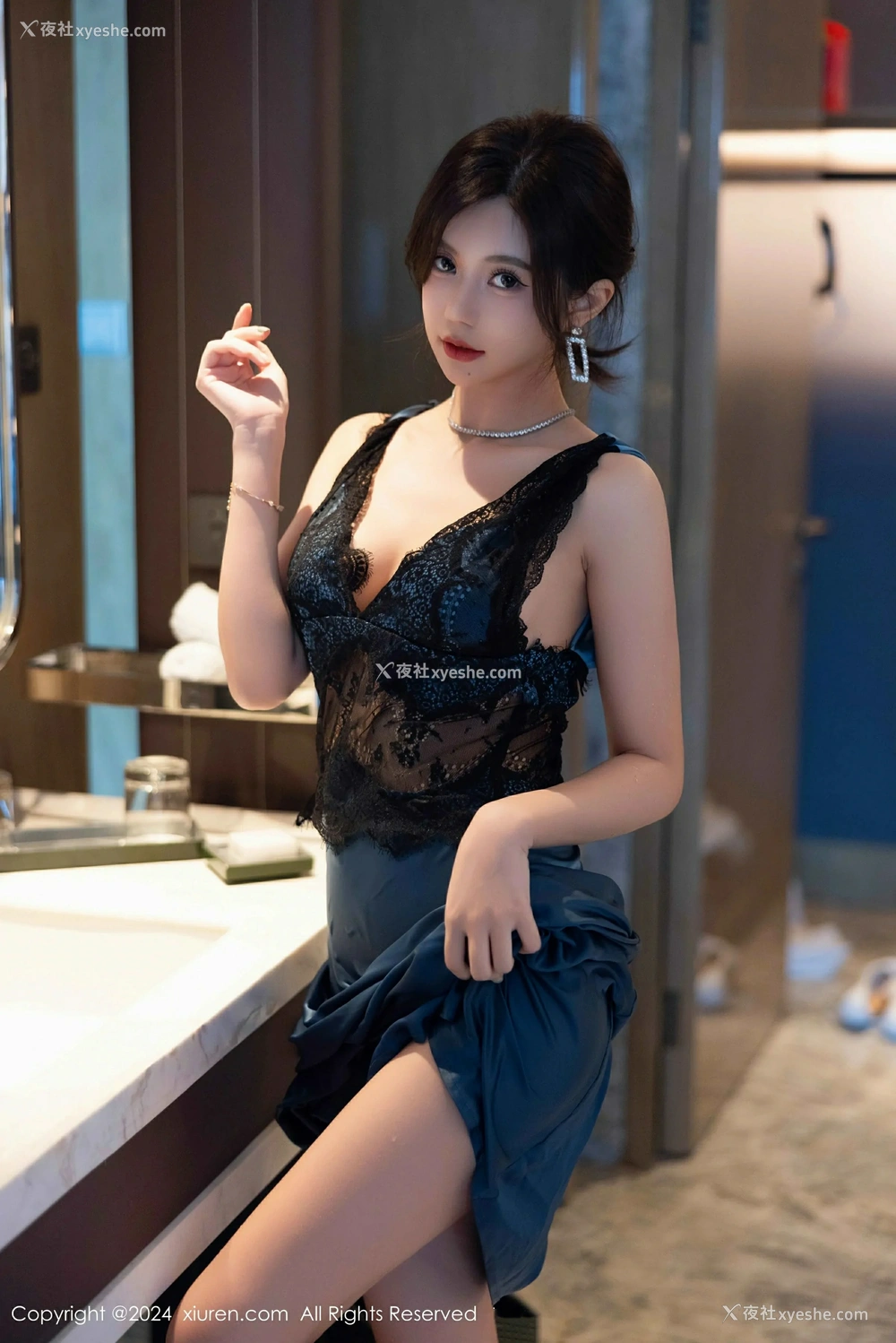 1P - [XiuRen秀人网] No.9310 绮里嘉ula