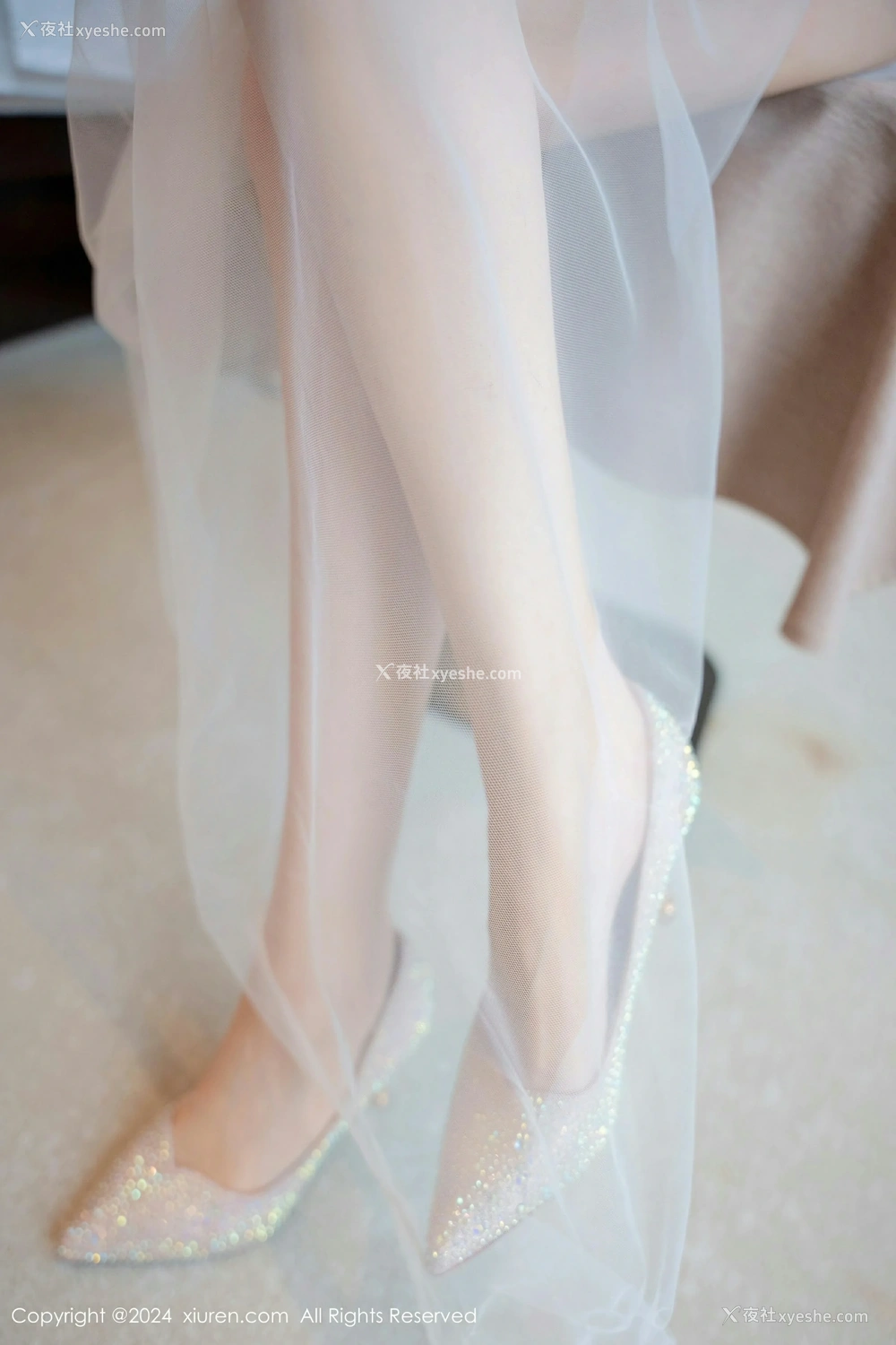 1P - [XiuRen秀人网] No.9318 白芷yy