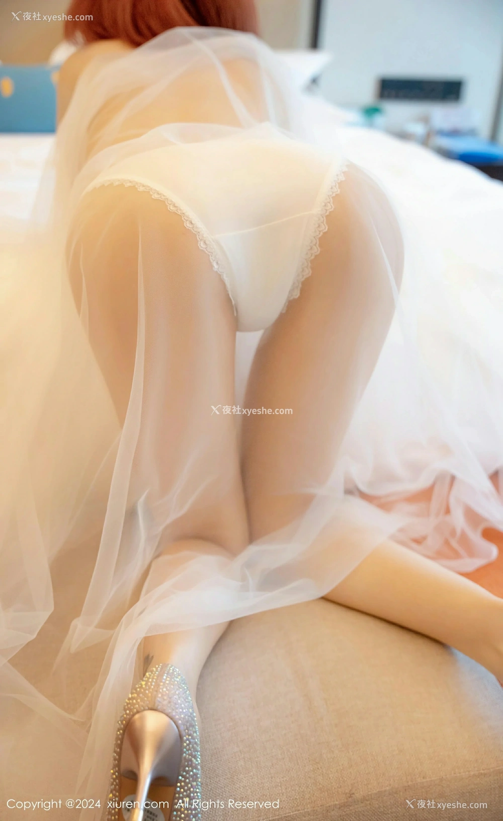 1P - [XiuRen秀人网] No.9318 白芷yy