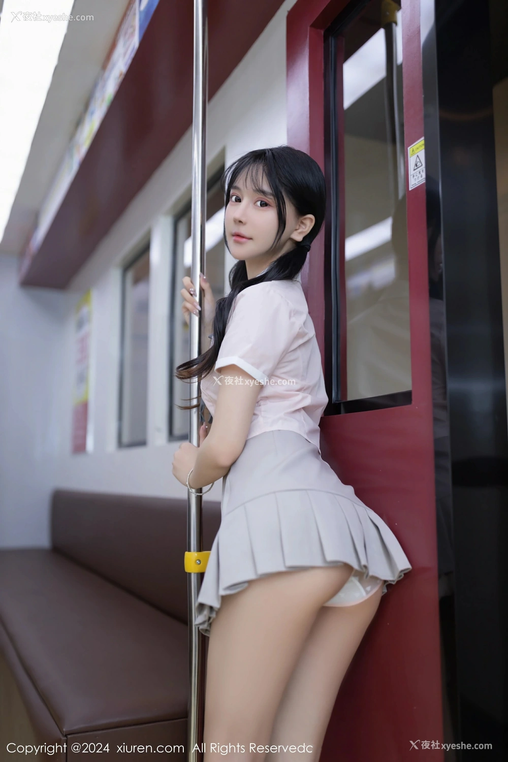 1P - [XiuRen秀人网] No.8515 幼幼