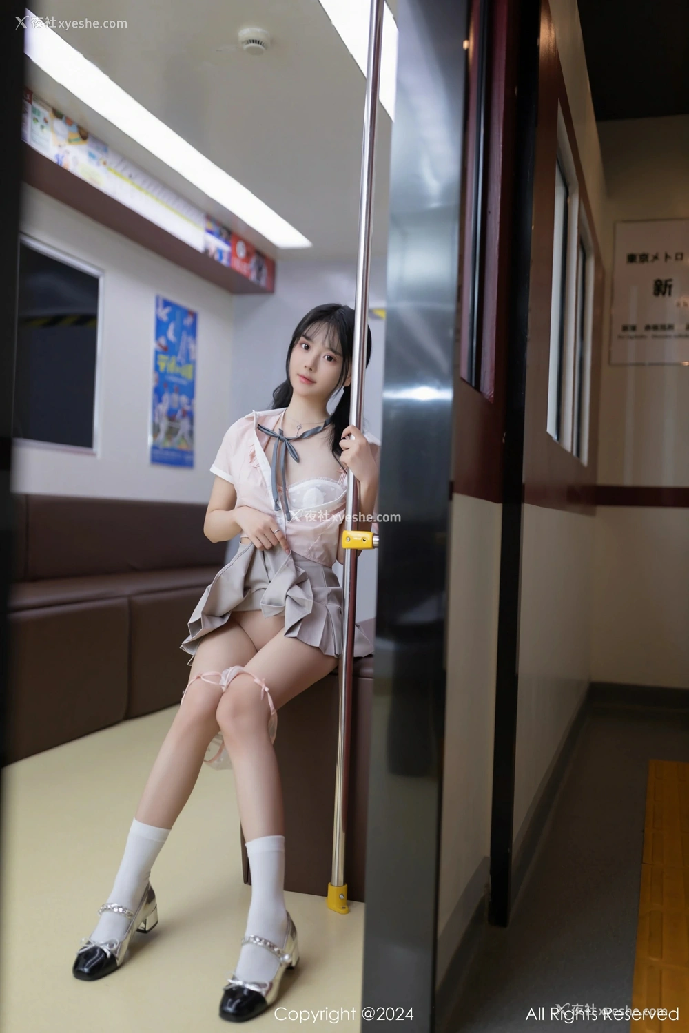 1P - [XiuRen秀人网] No.8515 幼幼