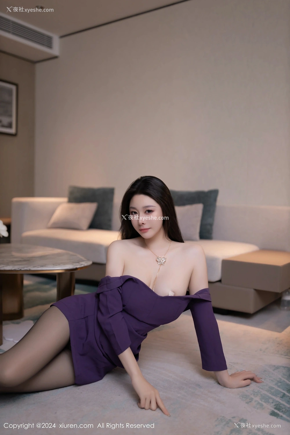 1P - [XiuRen秀人网] No.8881 小逗逗