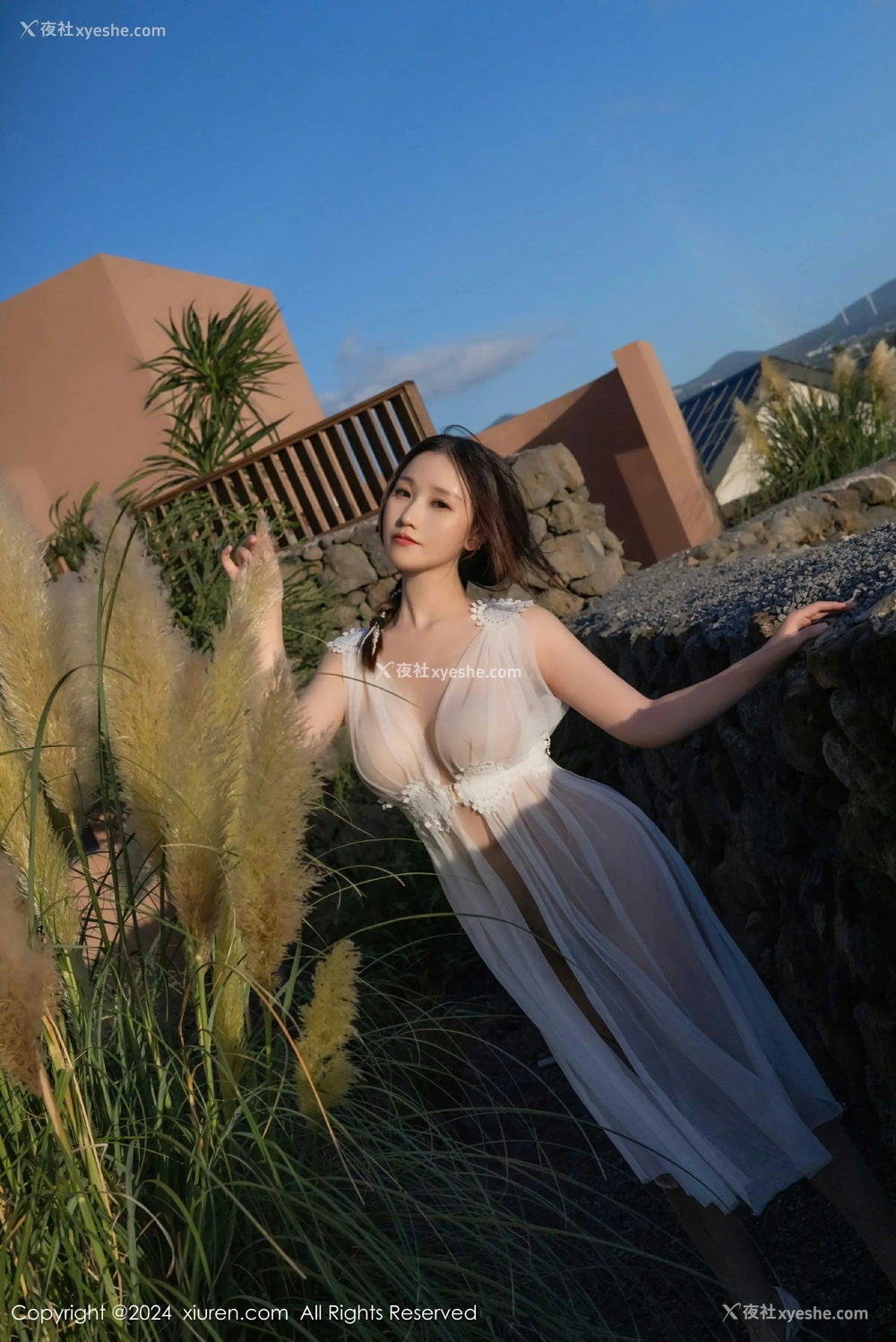 1P - [XiuRen秀人网] No.9442 杏子Yada