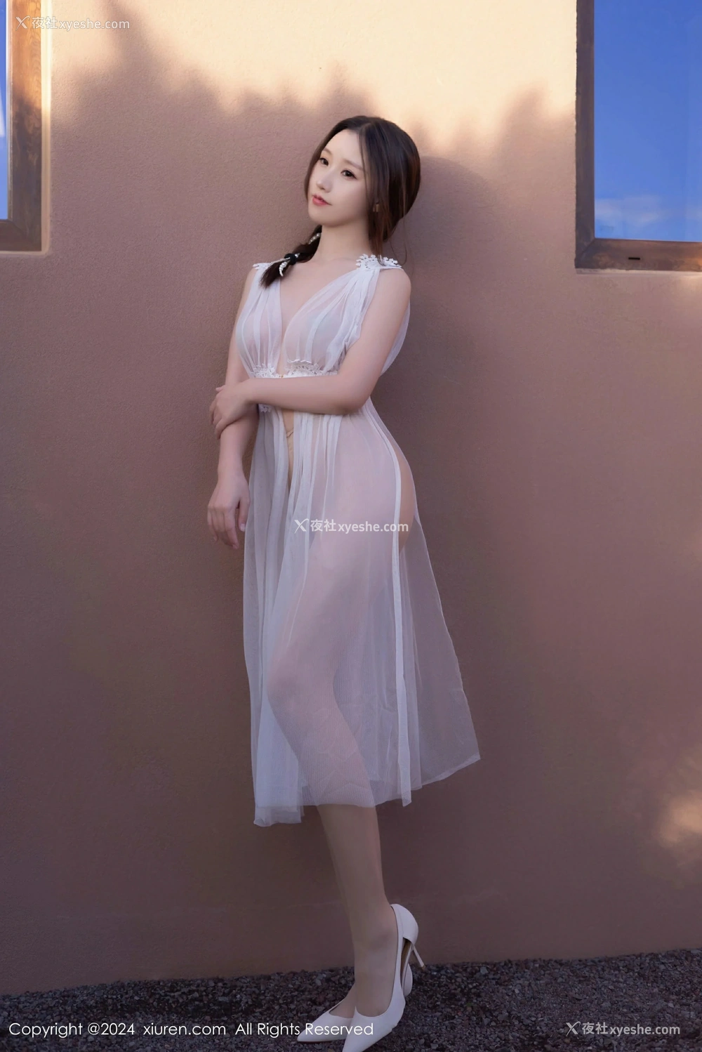 1P - [XiuRen秀人网] No.9442 杏子Yada