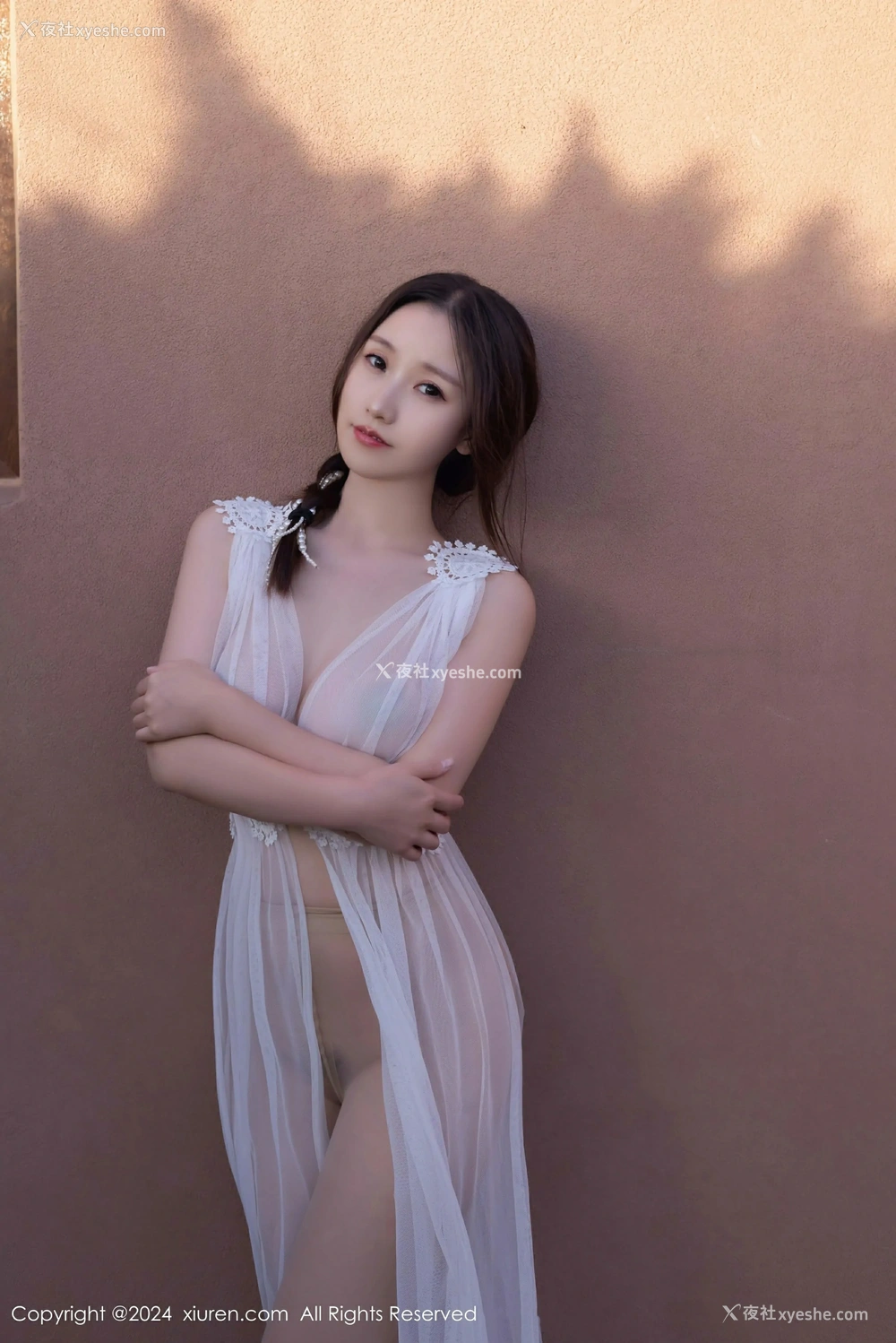 1P - [XiuRen秀人网] No.9442 杏子Yada