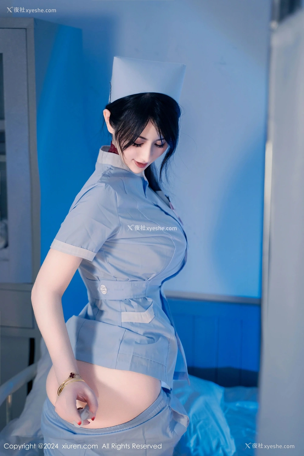 1P - [XiuRen秀人网] No.8859 诗诗kiki