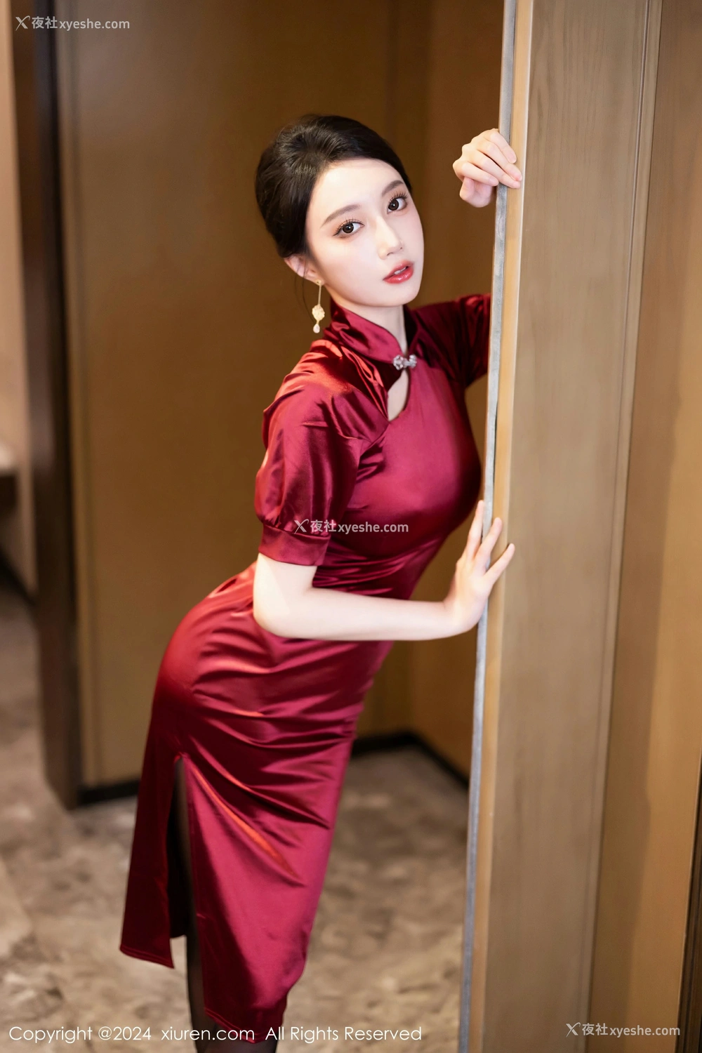 1P - [XiuRen秀人网] No.8479 玥儿玥