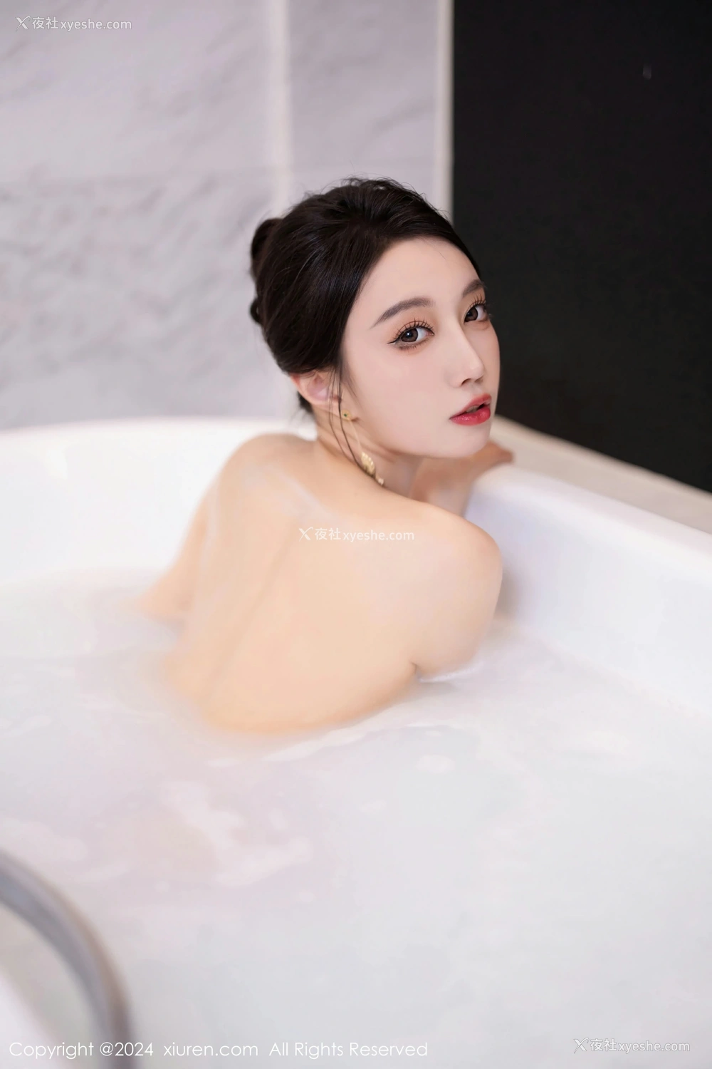 1P - [XiuRen秀人网] No.8479 玥儿玥