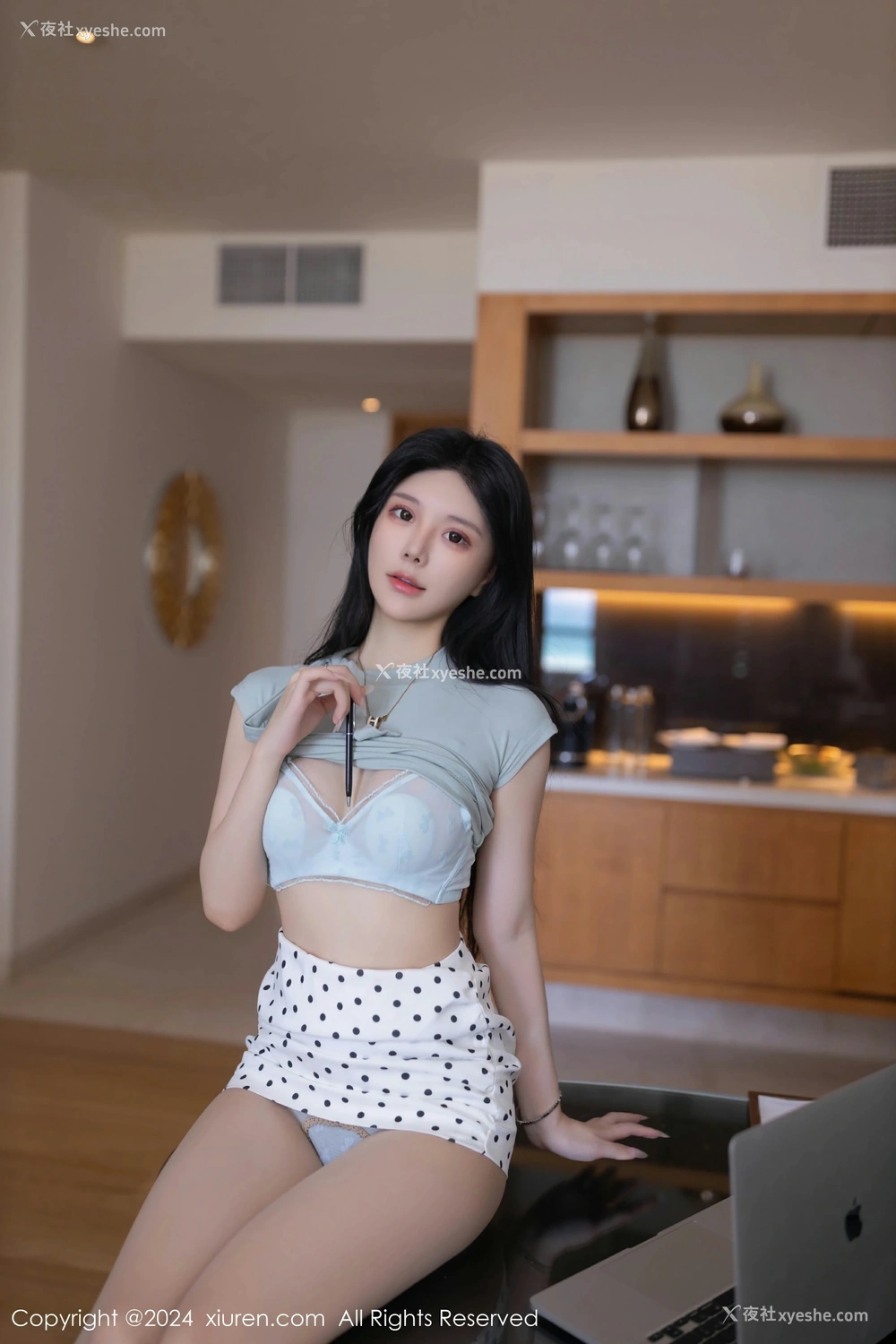 1P - [XiuRen秀人网] No.8774 幼幼