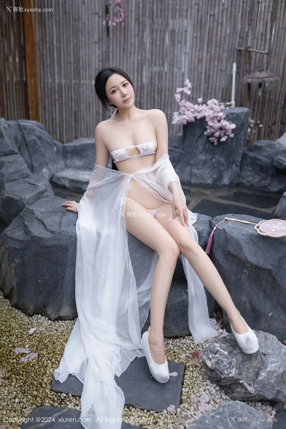 1P - [XiuRen秀人网] No.8927 鱼子酱Fish