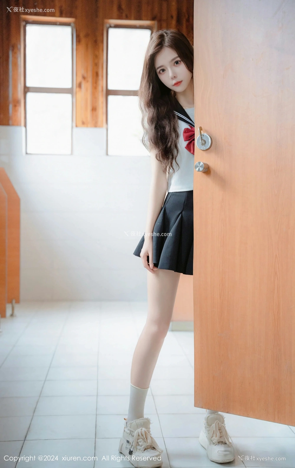 1P - [XiuRen秀人网] No.8948 拍黄瓜girl