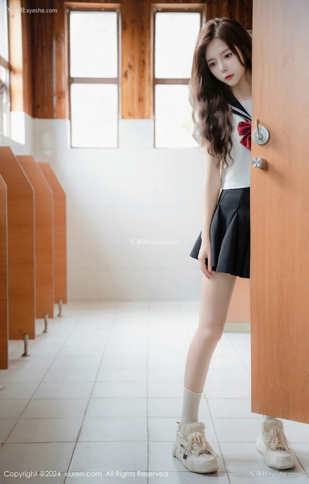 1P - [XiuRen秀人网] No.8948 拍黄瓜girl