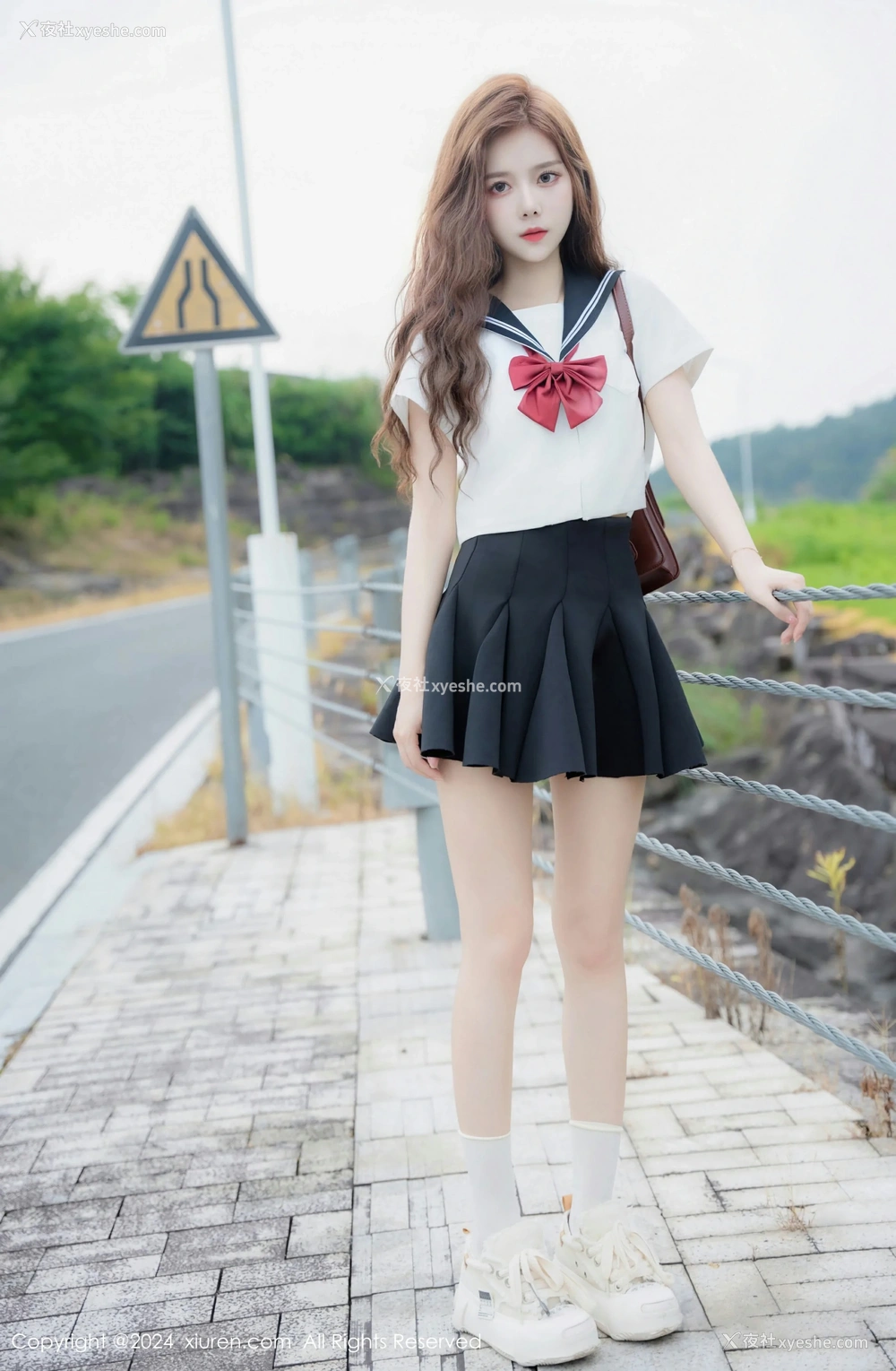 1P - [XiuRen秀人网] No.8948 拍黄瓜girl
