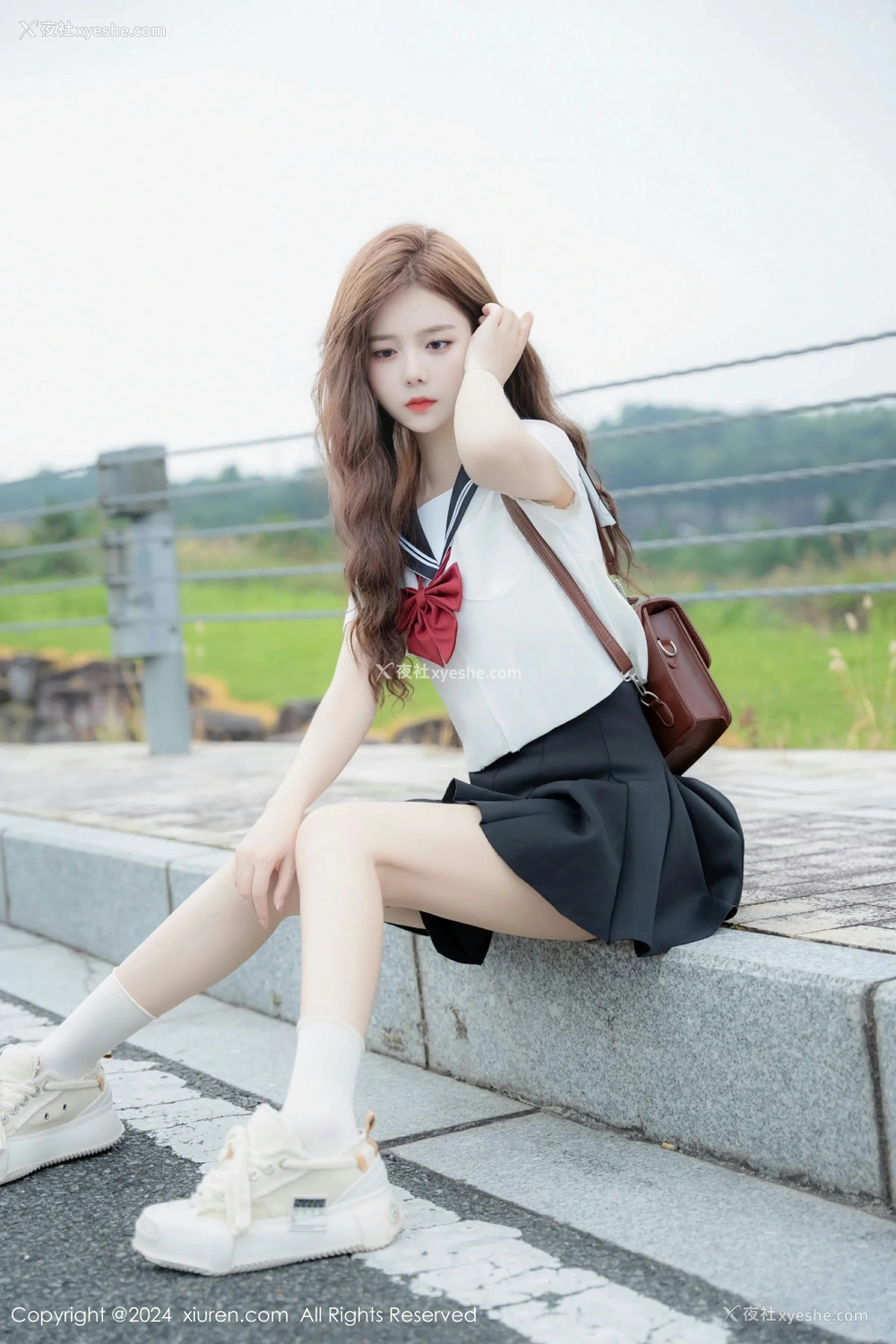1P - [XiuRen秀人网] No.8948 拍黄瓜girl