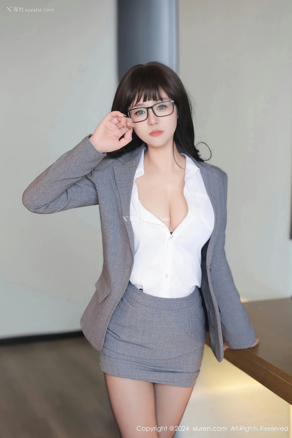 1P - [XiuRen秀人网] No.8496 金小依