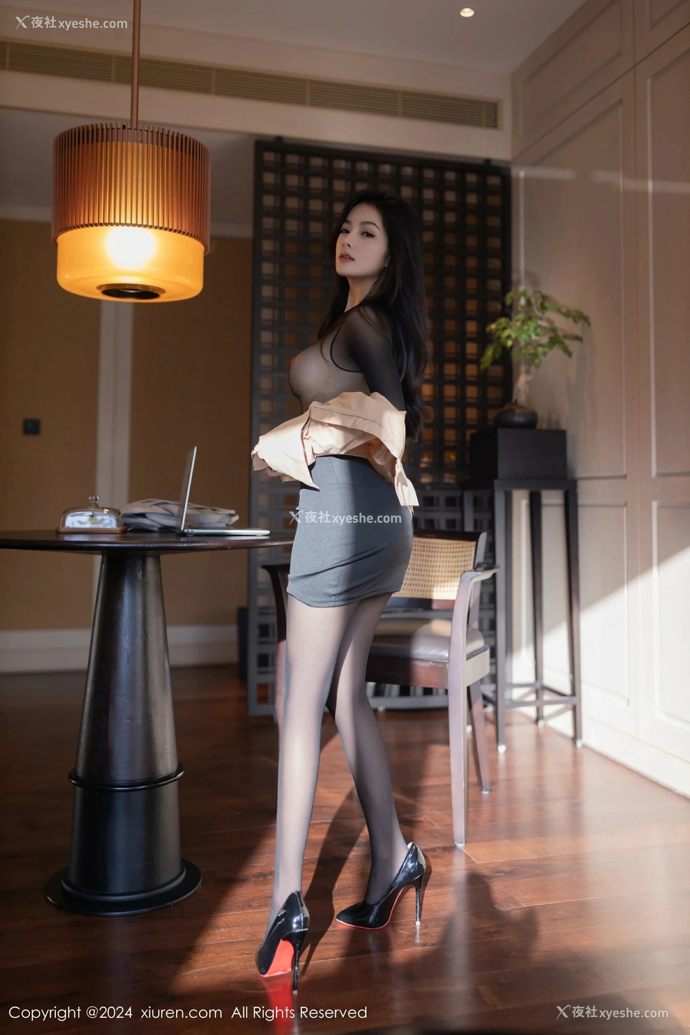 1P - [XiuRen秀人网] No.8835 谭小灵