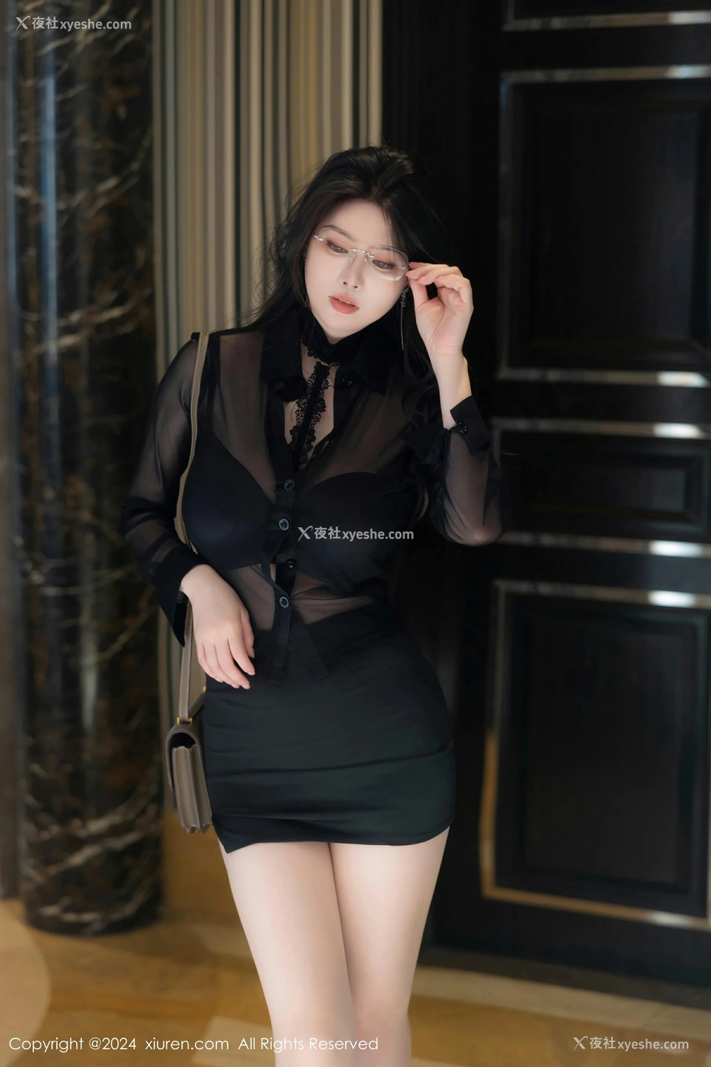 1P - [XiuRen秀人网] No.8582 白茹雪abby