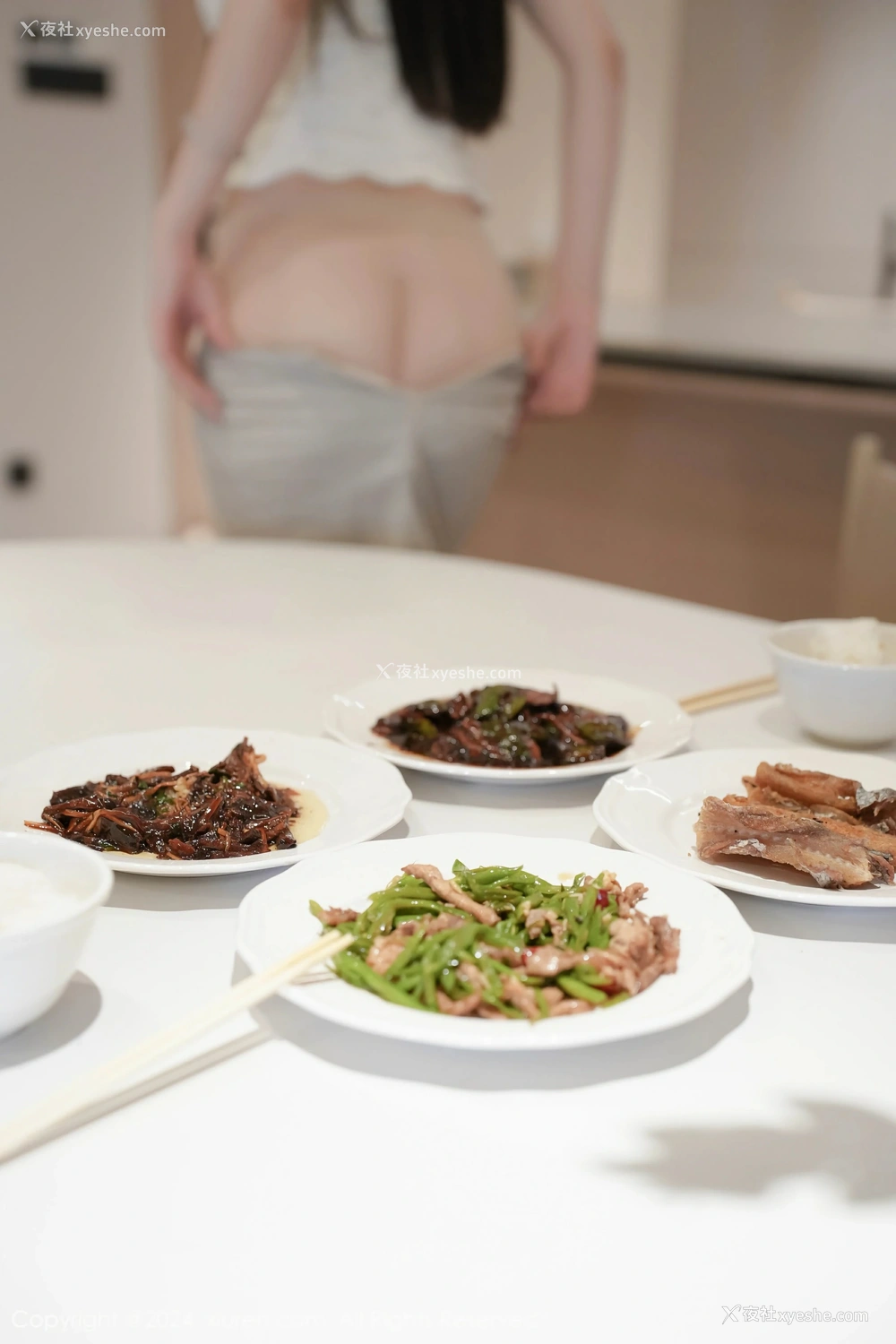 1P - [XiuRen秀人网] No.8557 晚苏susu