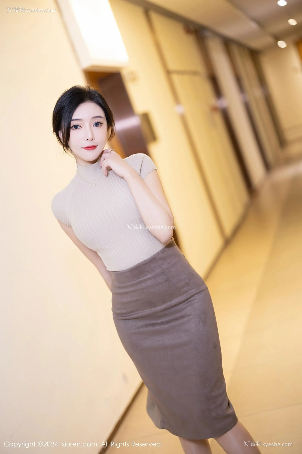 1P - [XiuRen秀人网] No.8741 王馨瑶yanni