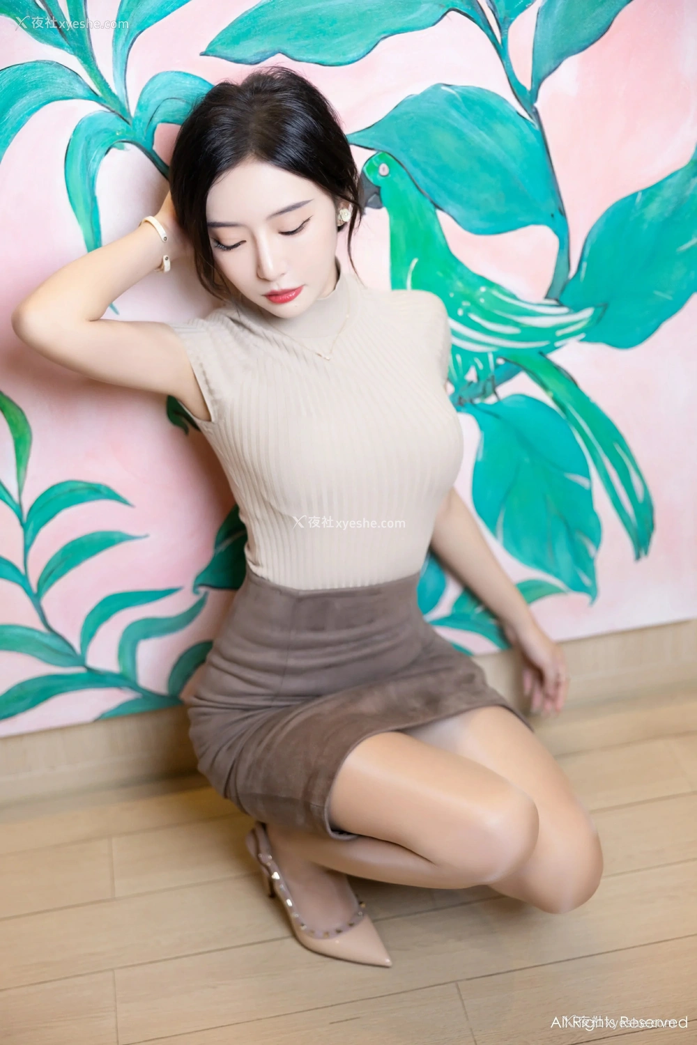 1P - [XiuRen秀人网] No.8741 王馨瑶yanni