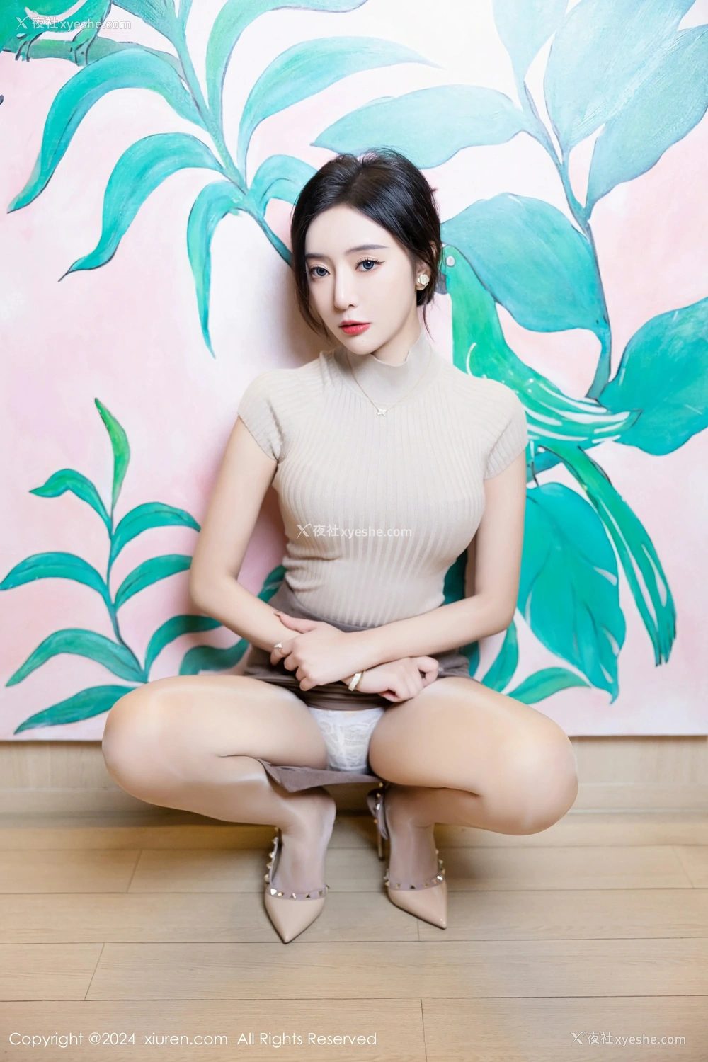 1P - [XiuRen秀人网] No.8741 王馨瑶yanni