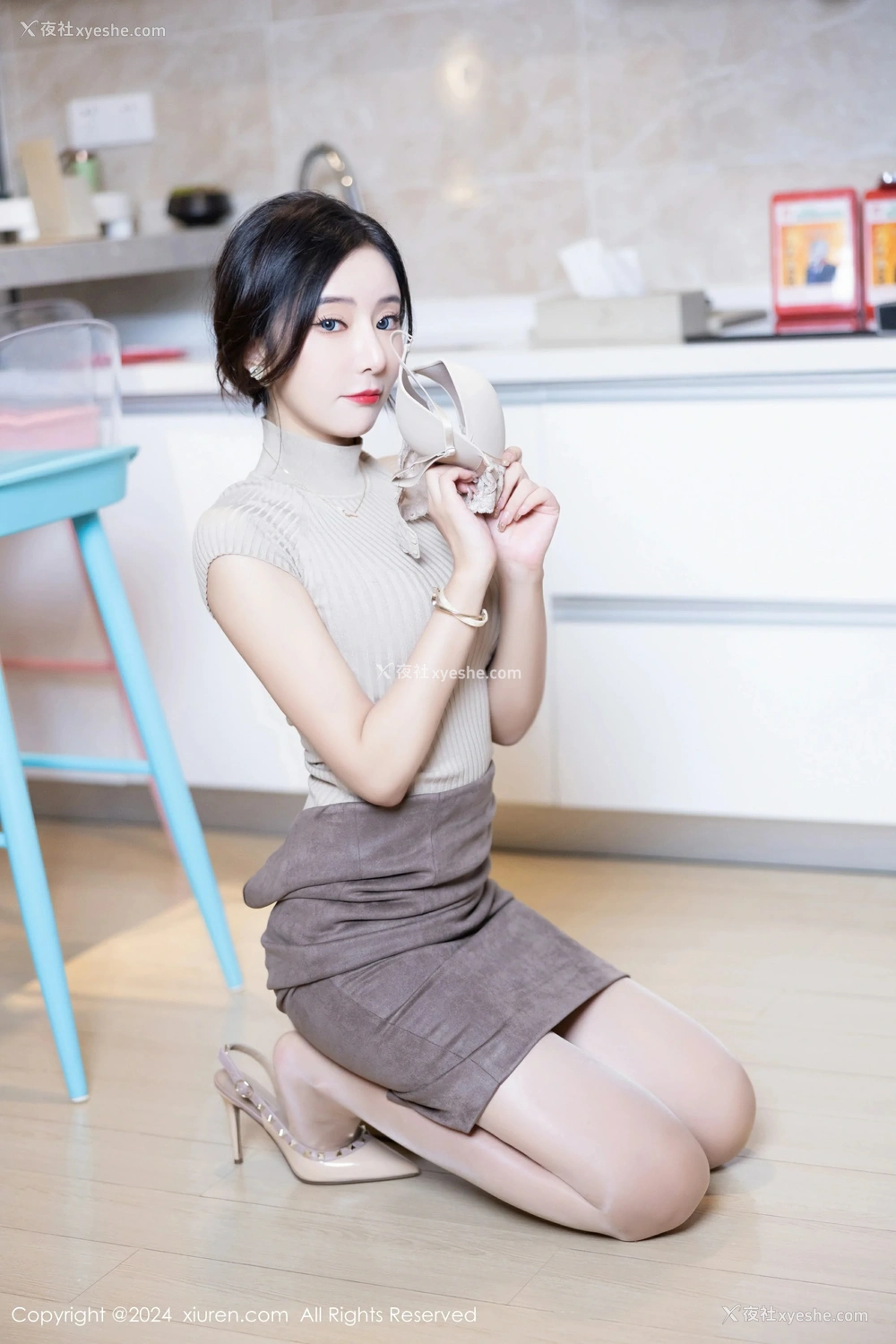 1P - [XiuRen秀人网] No.8741 王馨瑶yanni
