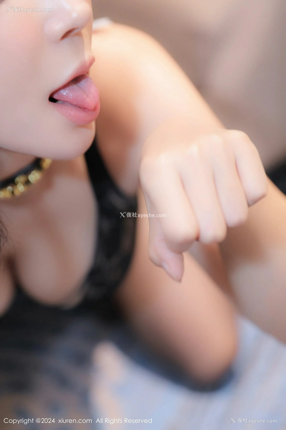 1P - [XiuRen秀人网] No.9427 小蛮妖Yummy