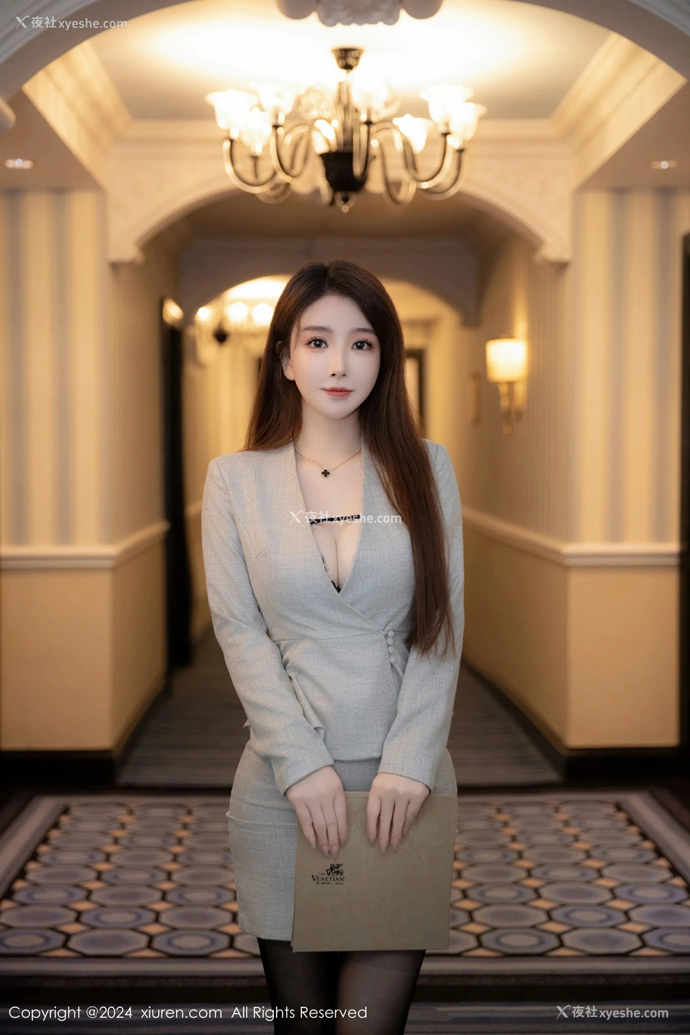 1P - [XiuRen秀人网] No.8716 雨儿酱eve