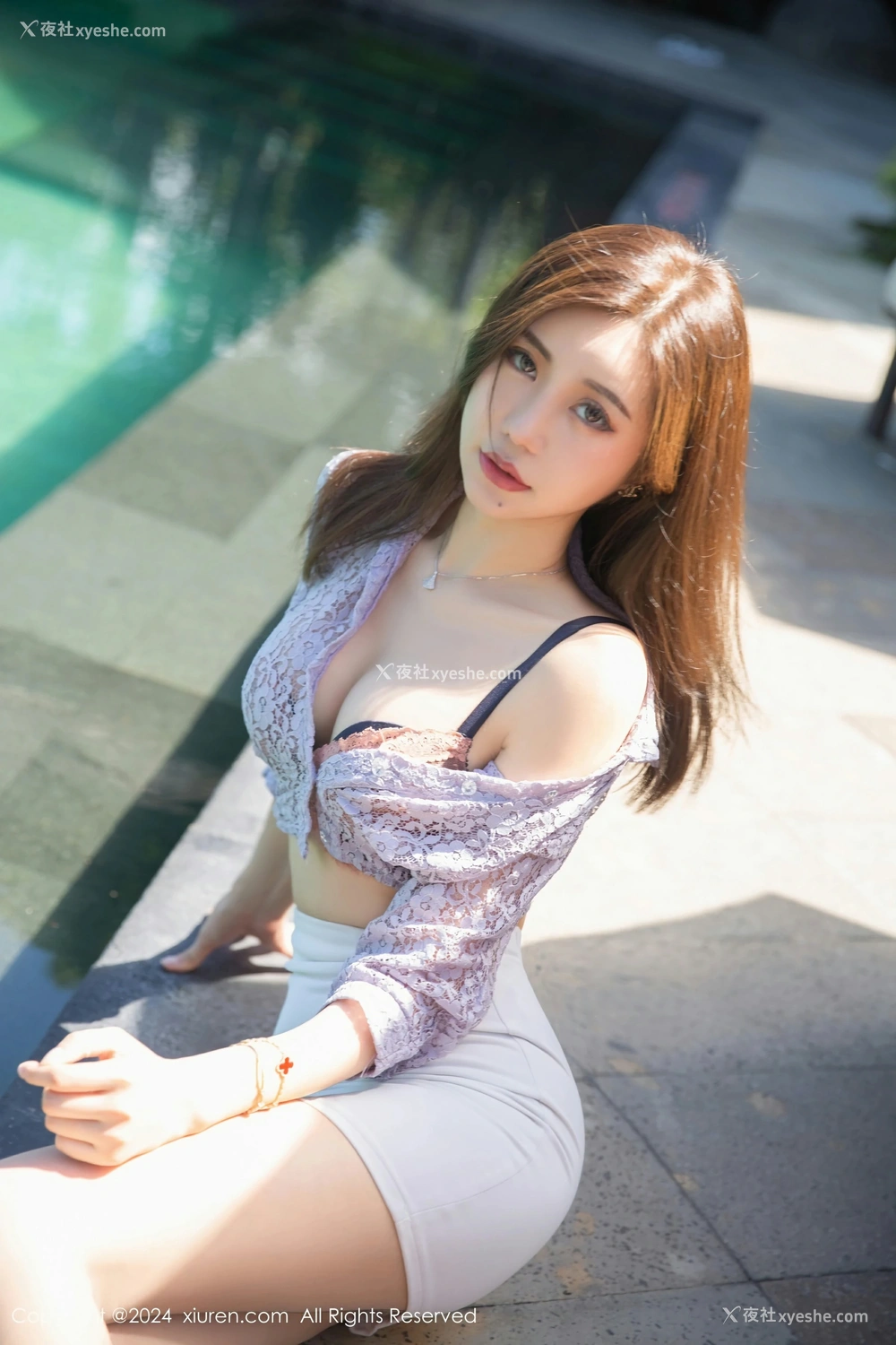 1P - [XiuRen秀人网] No.8299 绮里嘉ula