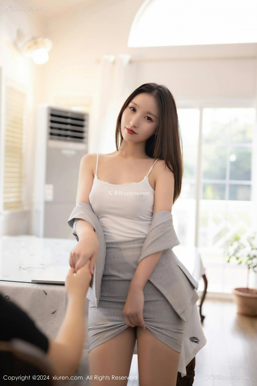 1P - [XiuRen秀人网] No.9474 杏子Yada