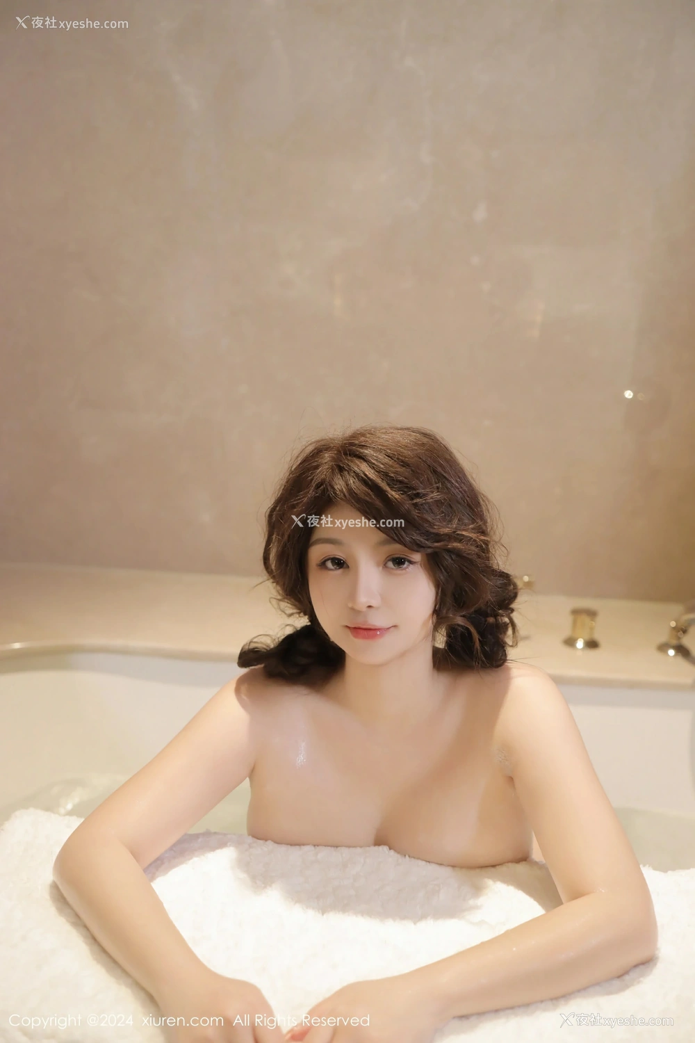 1P - [XiuRen秀人网] No.8323 沈思怡