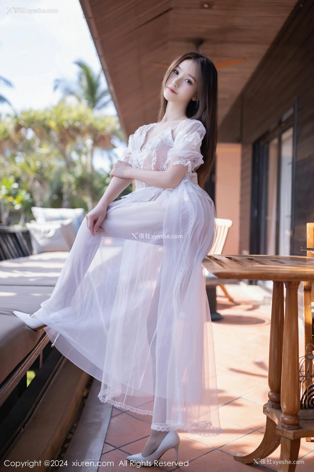 1P - [XiuRen秀人网] No.8302 杏子Yada