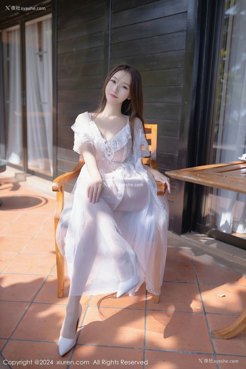 1P - [XiuRen秀人网] No.8302 杏子Yada