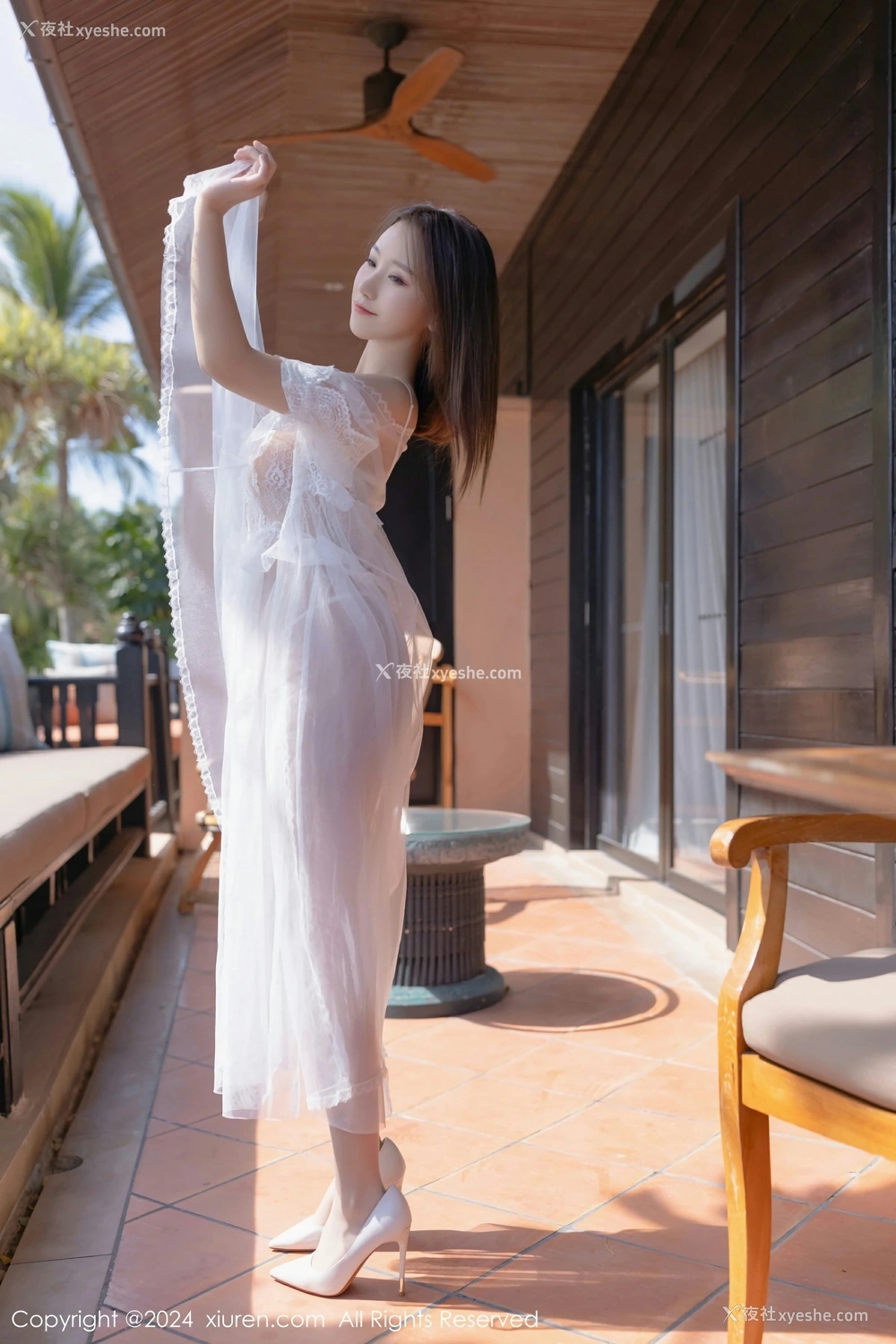 1P - [XiuRen秀人网] No.8302 杏子Yada