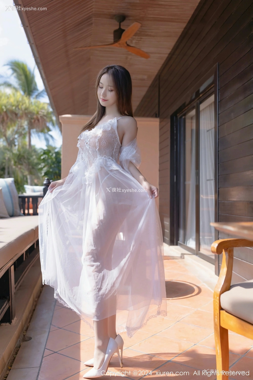 1P - [XiuRen秀人网] No.8302 杏子Yada