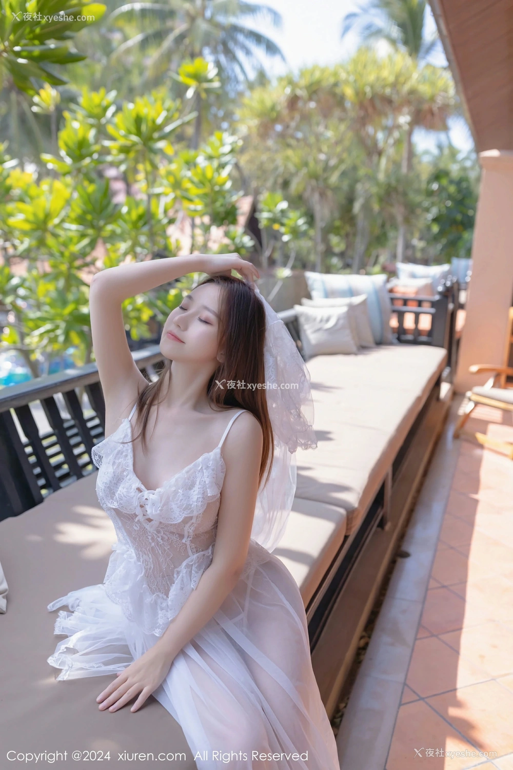 1P - [XiuRen秀人网] No.8302 杏子Yada