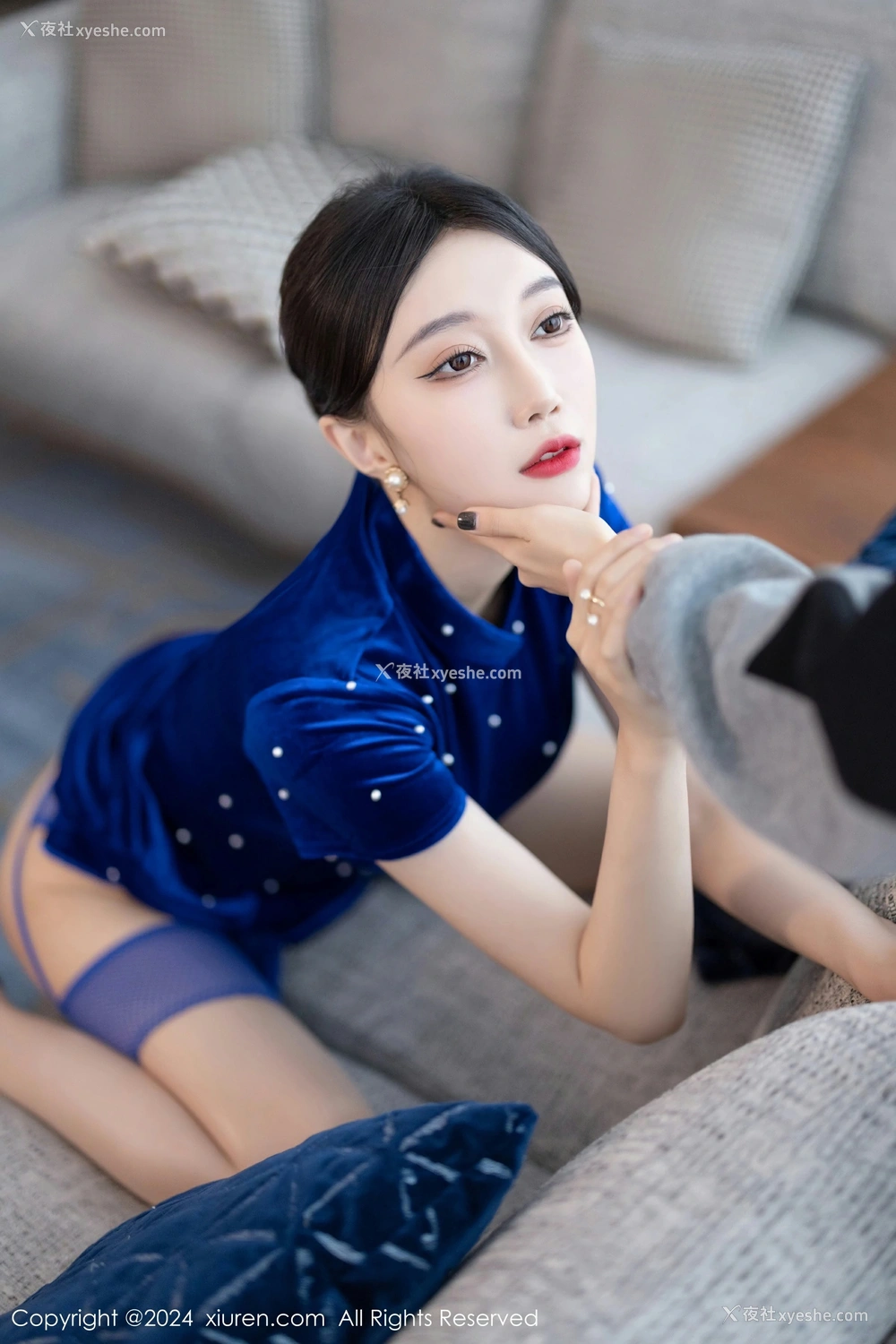 1P - [XiuRen秀人网] No.8298 玥儿玥