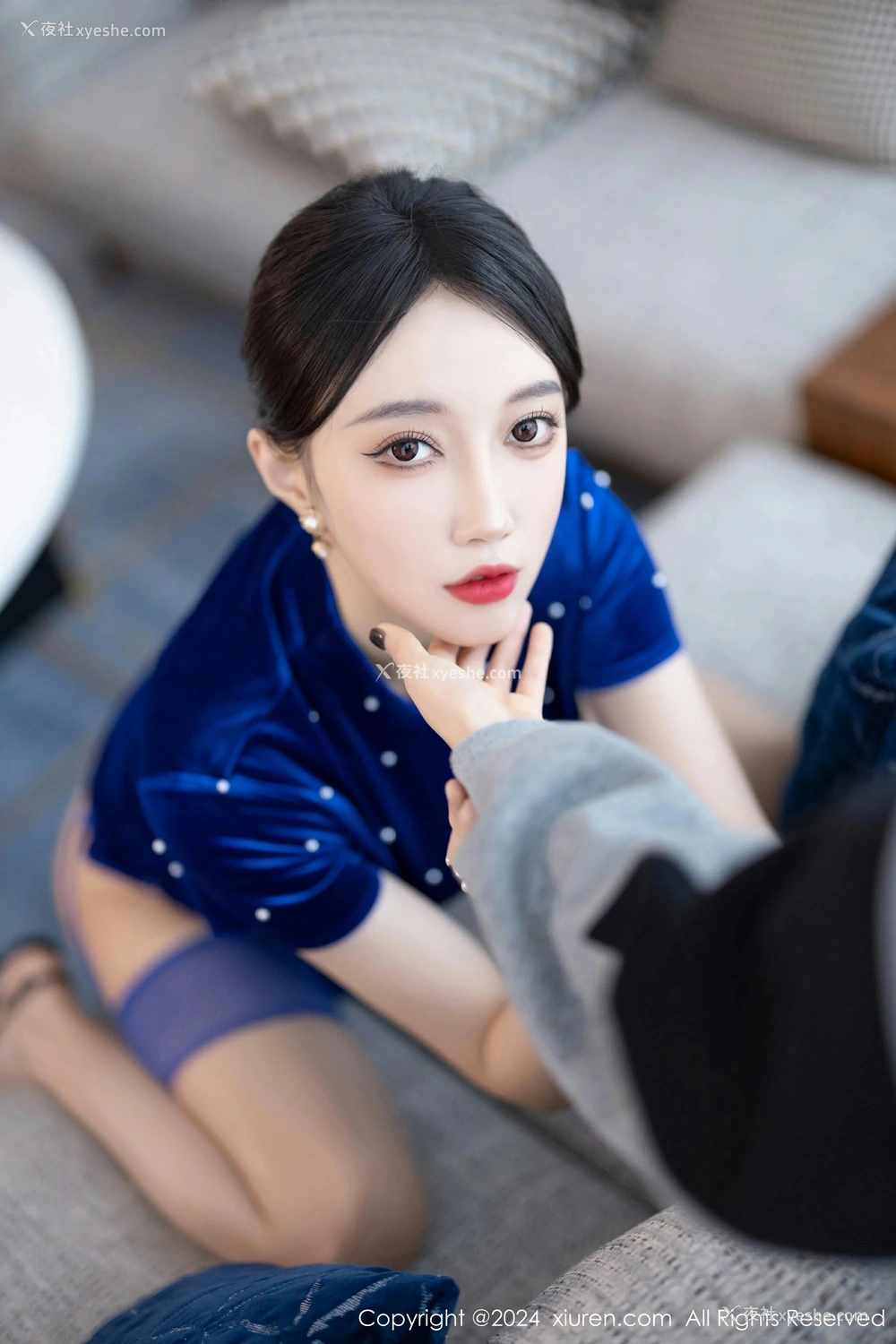 1P - [XiuRen秀人网] No.8298 玥儿玥