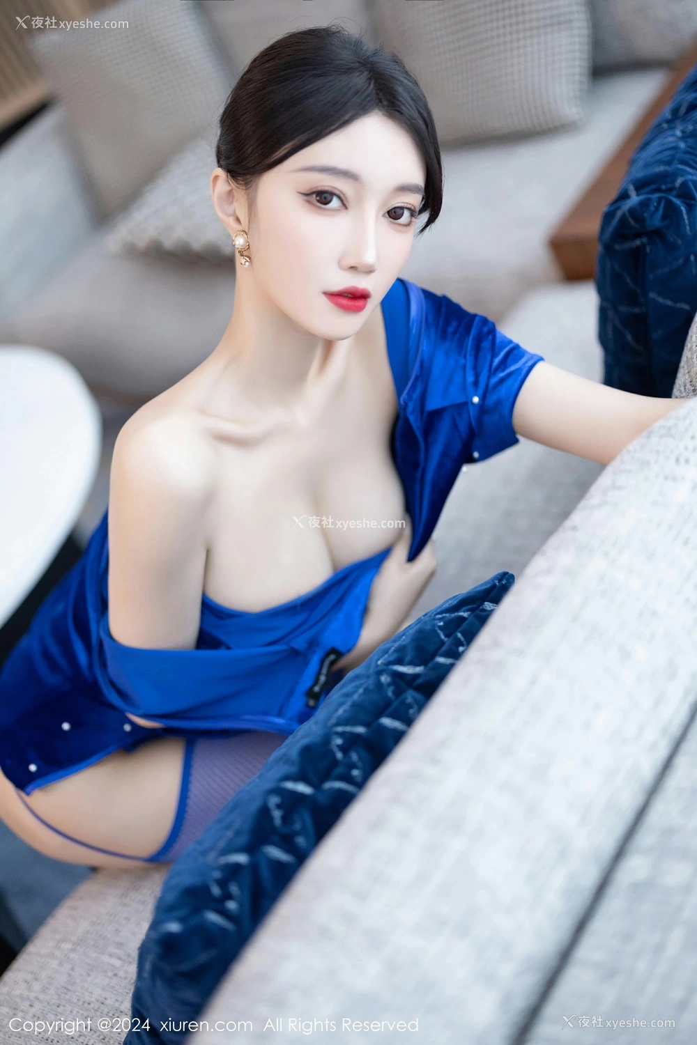 1P - [XiuRen秀人网] No.8298 玥儿玥