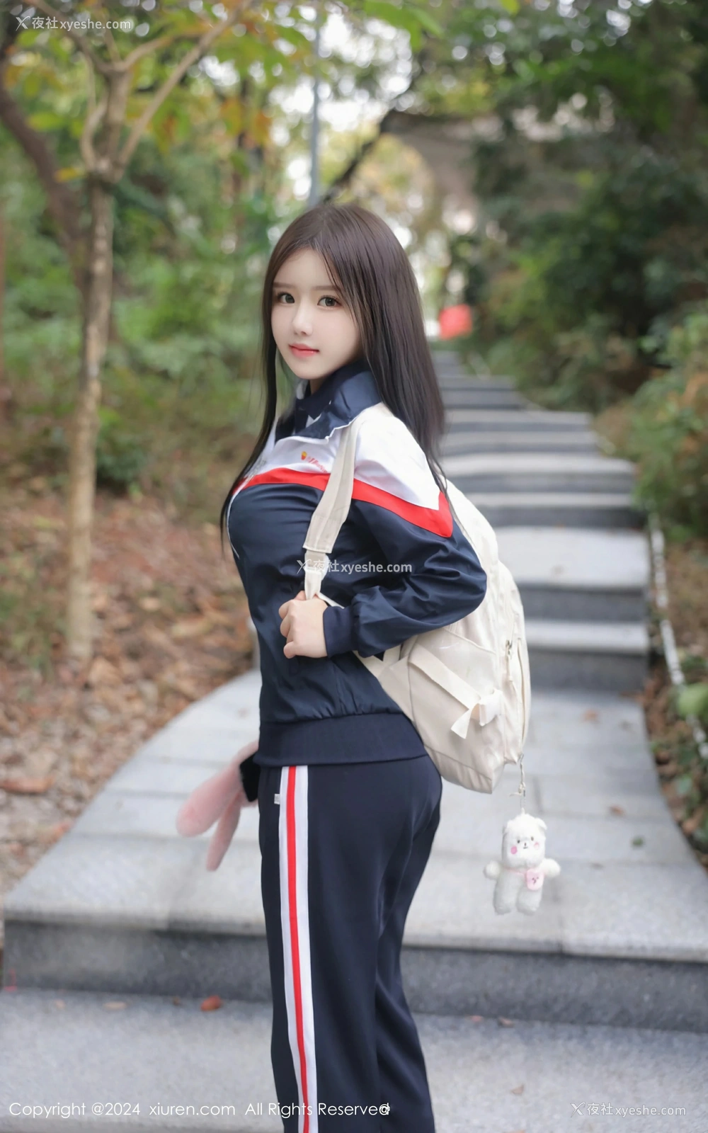 1P - [XiuRen秀人网] No.8335 小薯条nienie
