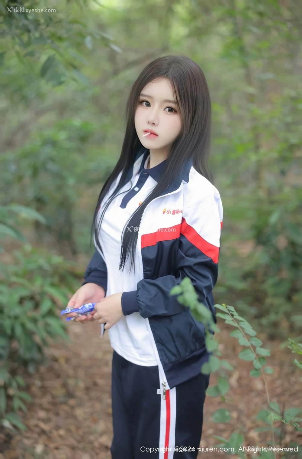 1P - [XiuRen秀人网] No.8335 小薯条nienie