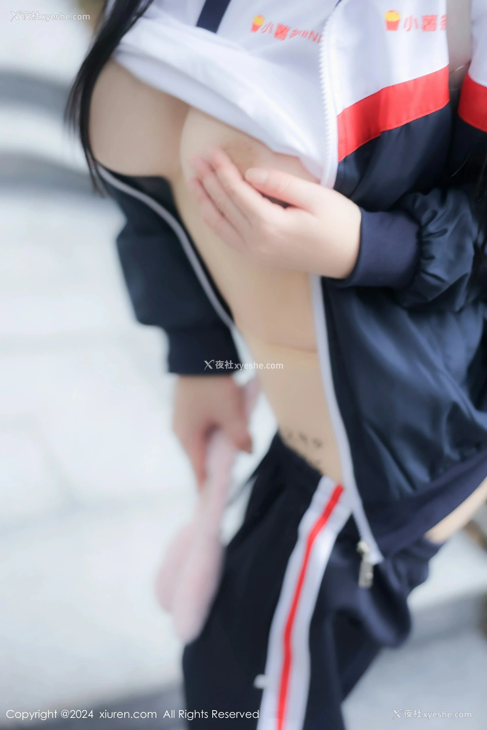 1P - [XiuRen秀人网] No.8335 小薯条nienie