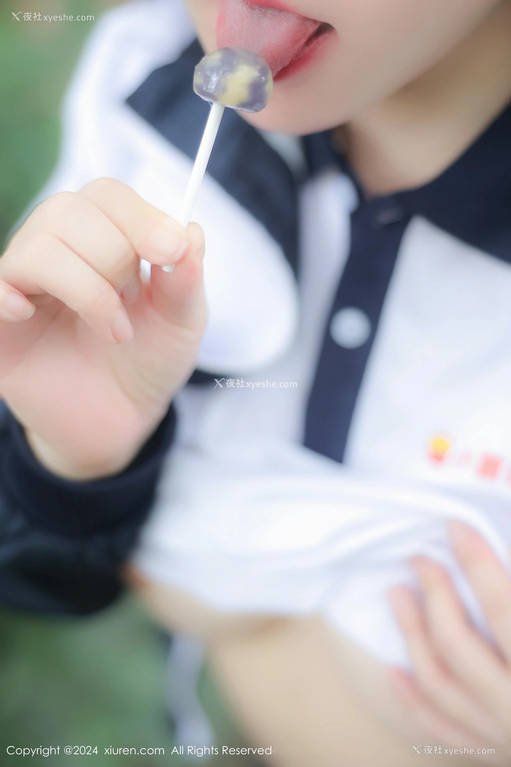 1P - [XiuRen秀人网] No.8335 小薯条nienie