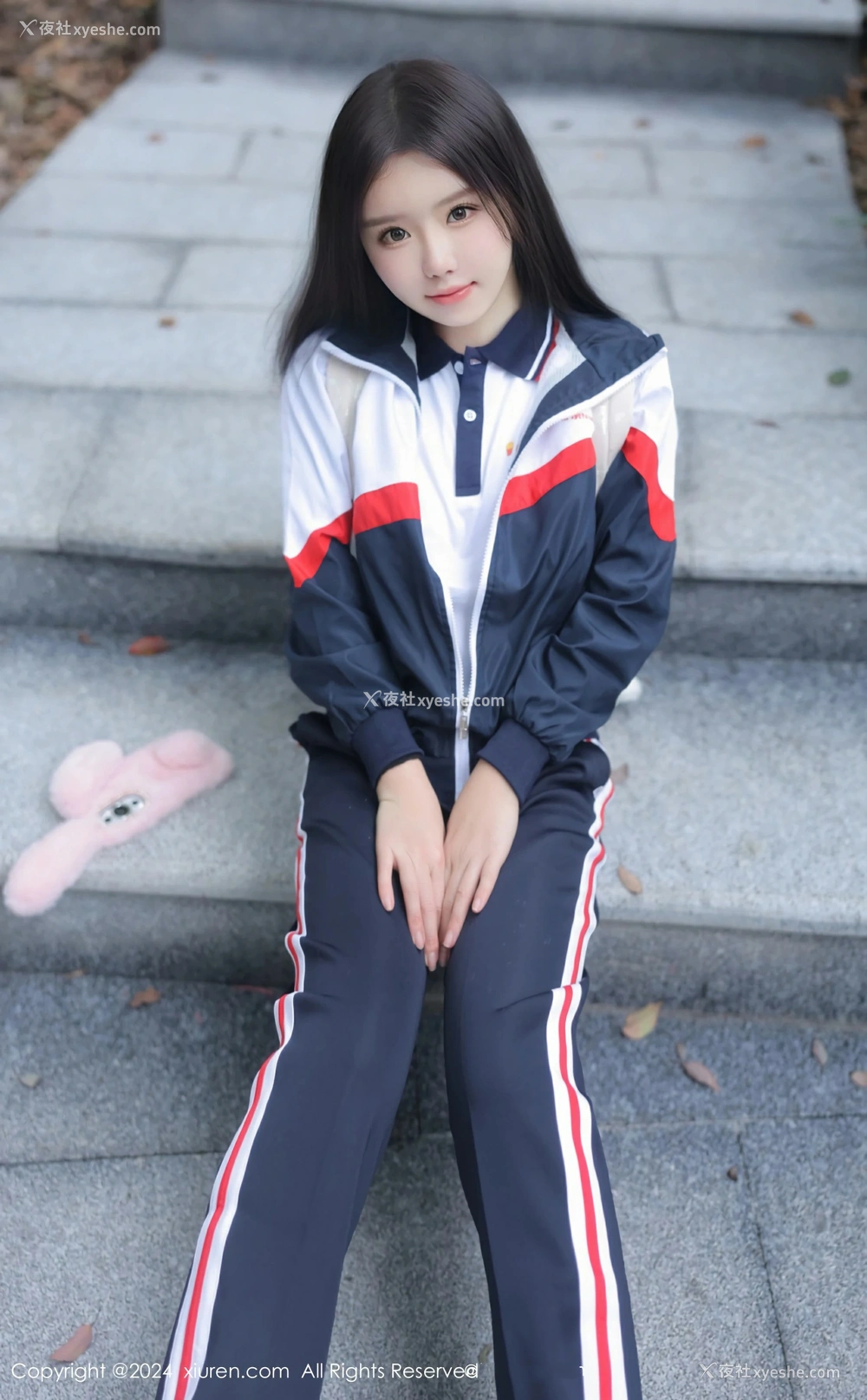 1P - [XiuRen秀人网] No.8335 小薯条nienie