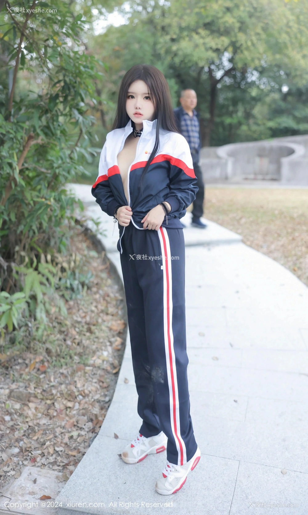 1P - [XiuRen秀人网] No.8335 小薯条nienie