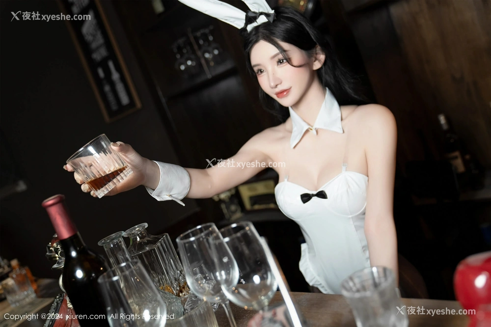 1P - [XiuRen秀人网] No.8318 周于希Sally