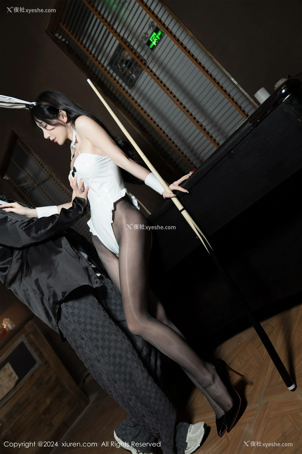 1P - [XiuRen秀人网] No.8318 周于希Sally